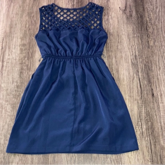 Ladies dress with pockets - Picture 2 of 4